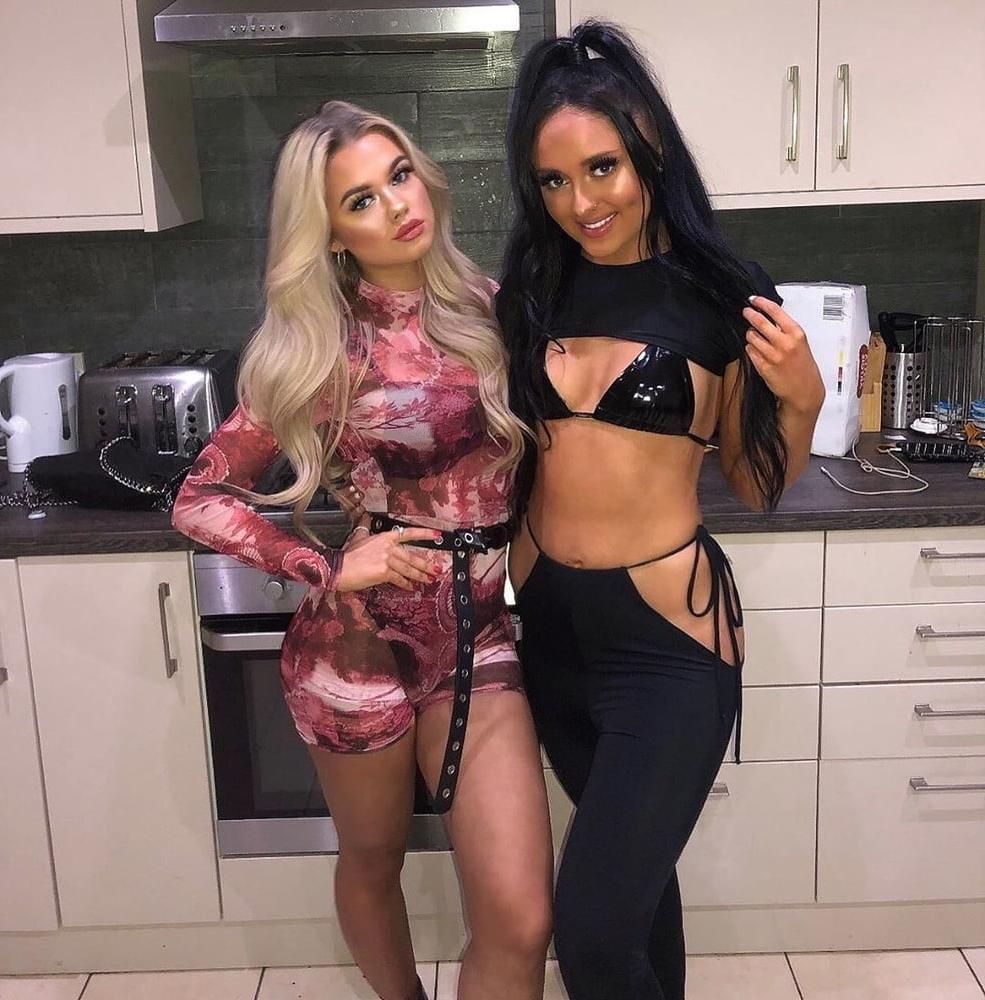 25P Glam made-up ladies