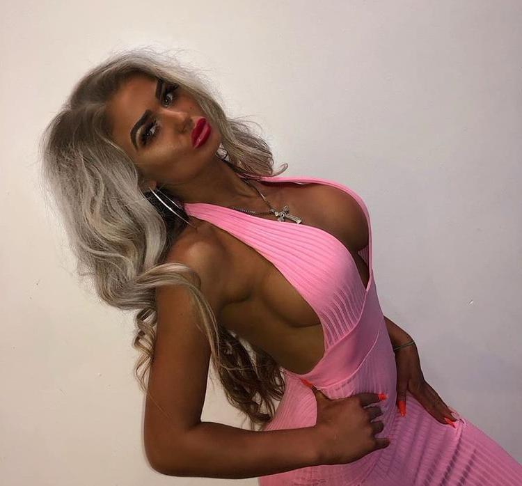 25P Glam made-up ladies