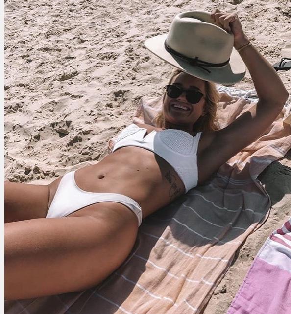 25P Sluts in tiny bikinis 341