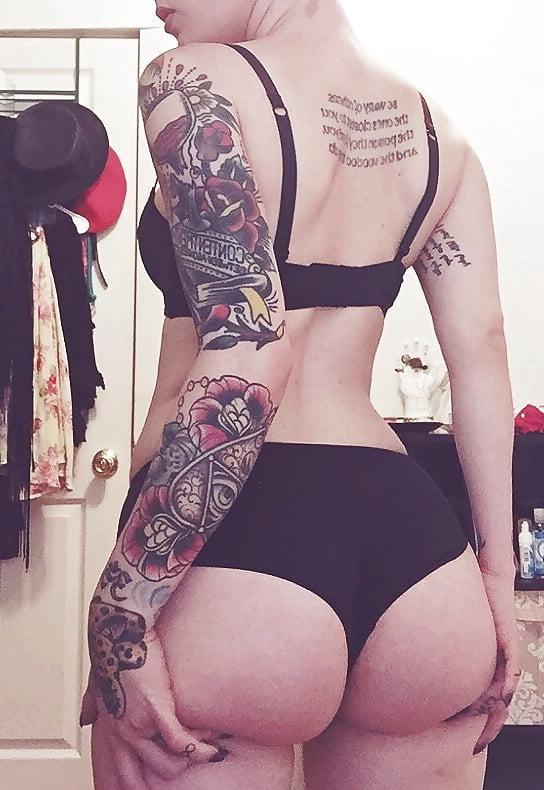 25P Hot Curvy Alt Babe
