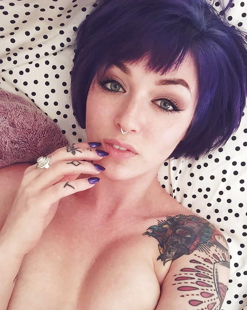 25P Hot Curvy Alt Babe