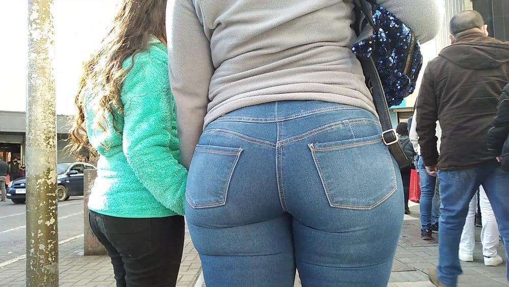 24P HUNTING BIG ASSED VENEZUELAN JEANS CANDID