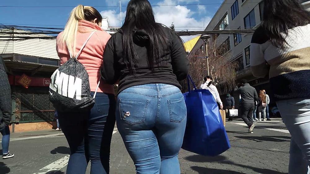 24P HUNTING BIG ASSED VENEZUELAN JEANS CANDID