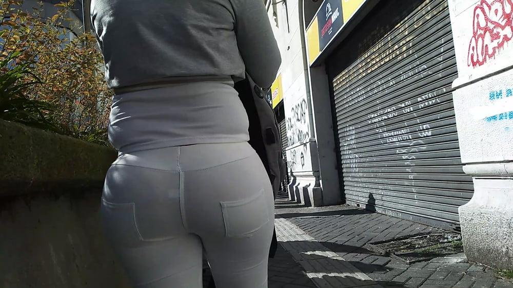 24P HUNTING BIG ASSED VENEZUELAN JEANS CANDID