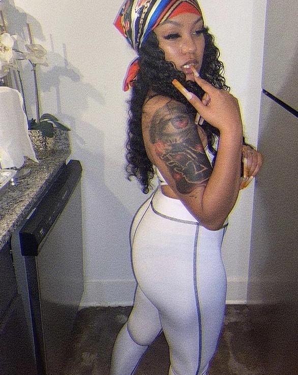 25P Unknown Curvy Black Women 26