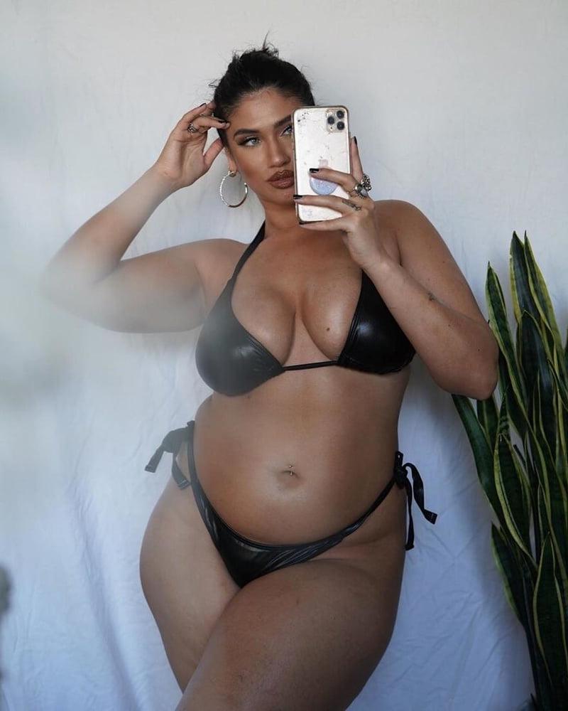 10P Latecia Thomas Sexy Thick Model