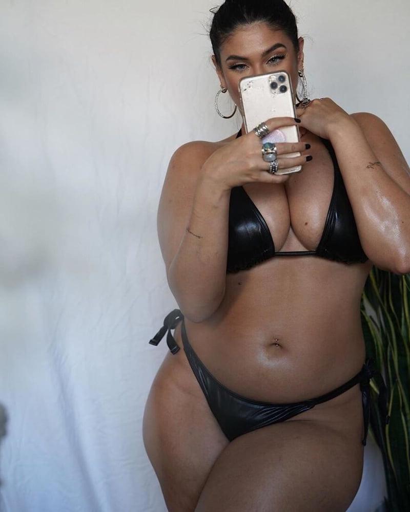 10P Latecia Thomas Sexy Thick Model