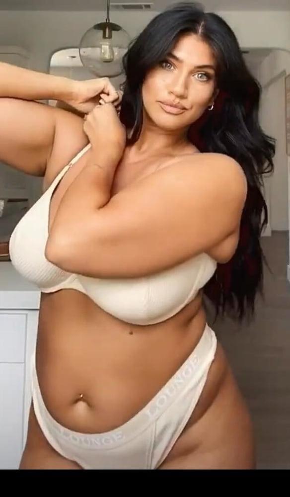 10P Latecia Thomas Sexy Thick Model