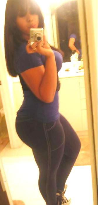 9P Thick in Sweat Pants