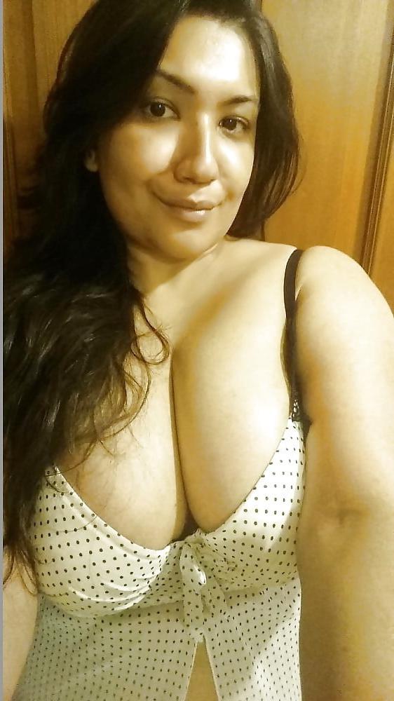 25P Arabian Sluts 335
