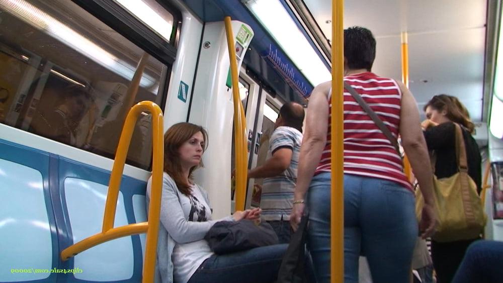 25P candid Spanish milf in jeans GLUTEUS DIVINUS
