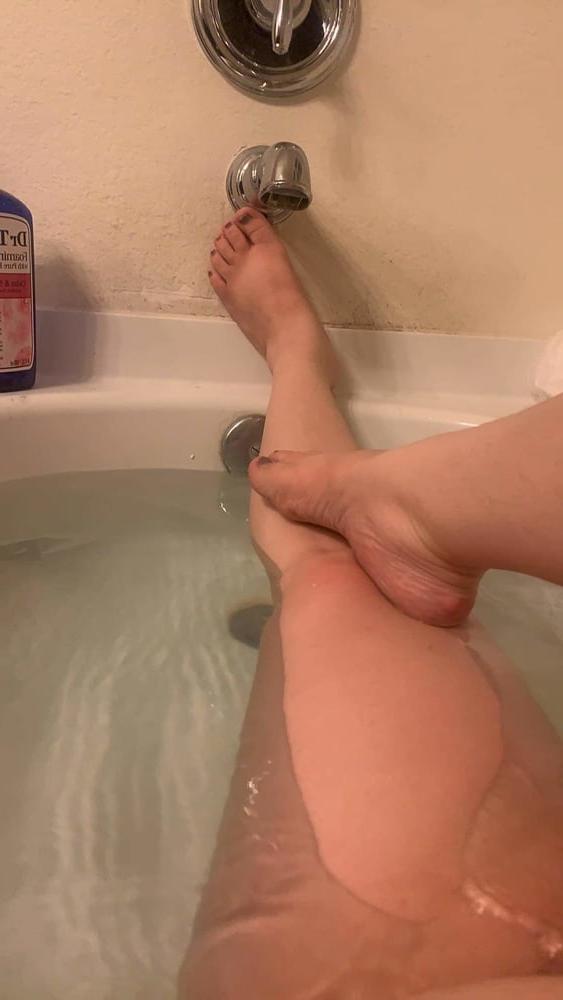 25P JUST PICS OF MY WIFE VIRGINIA TO BE EXPOSED