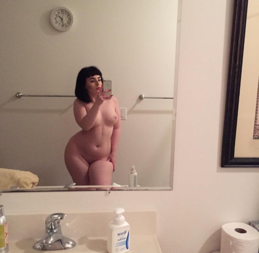 25P All Sizes, All Sexy - Curvy Selfies