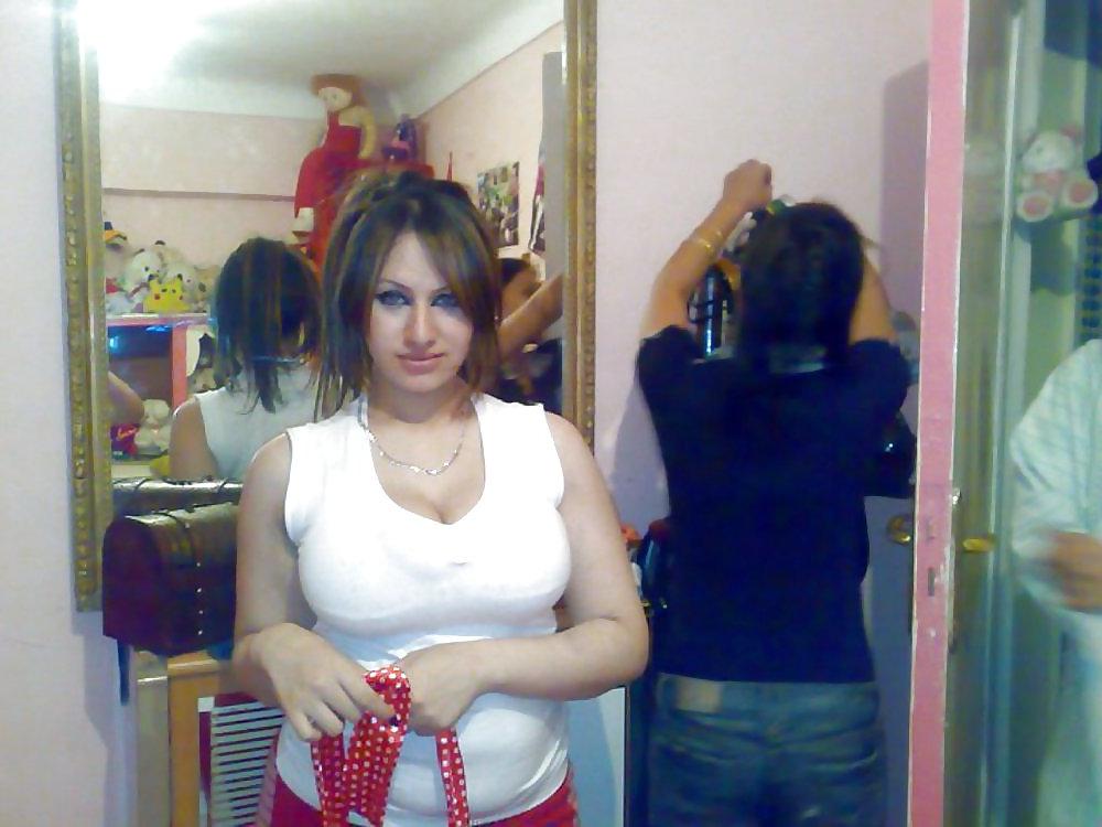 9P Hot arabian girl