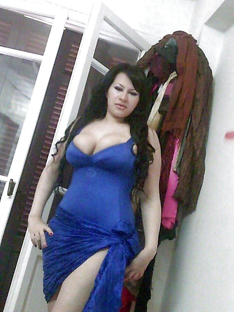 9P Hot arabian girl