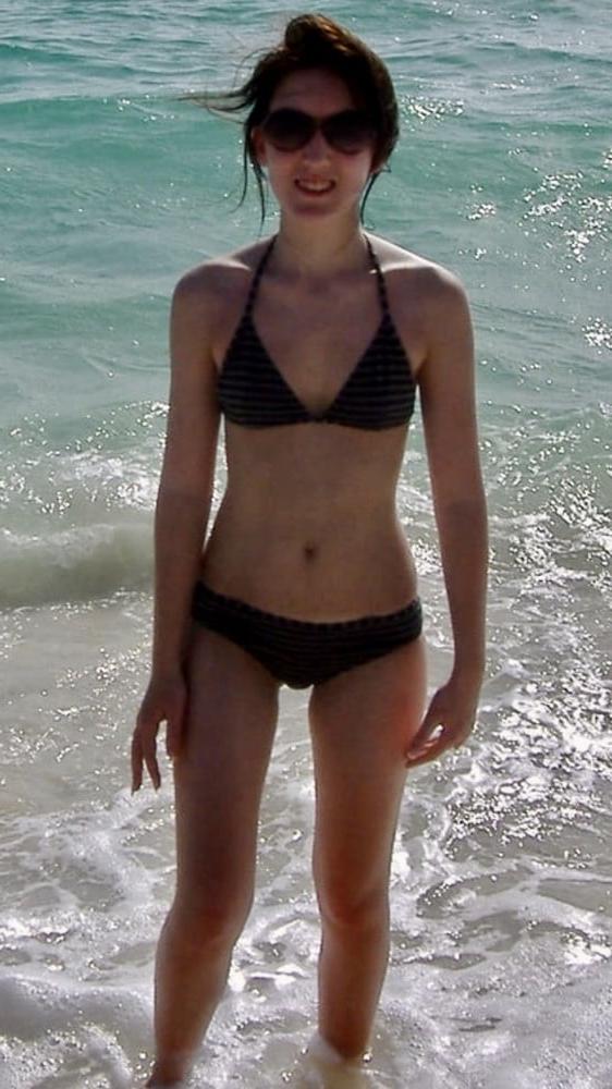 25P Winziger Bikini-Teenager