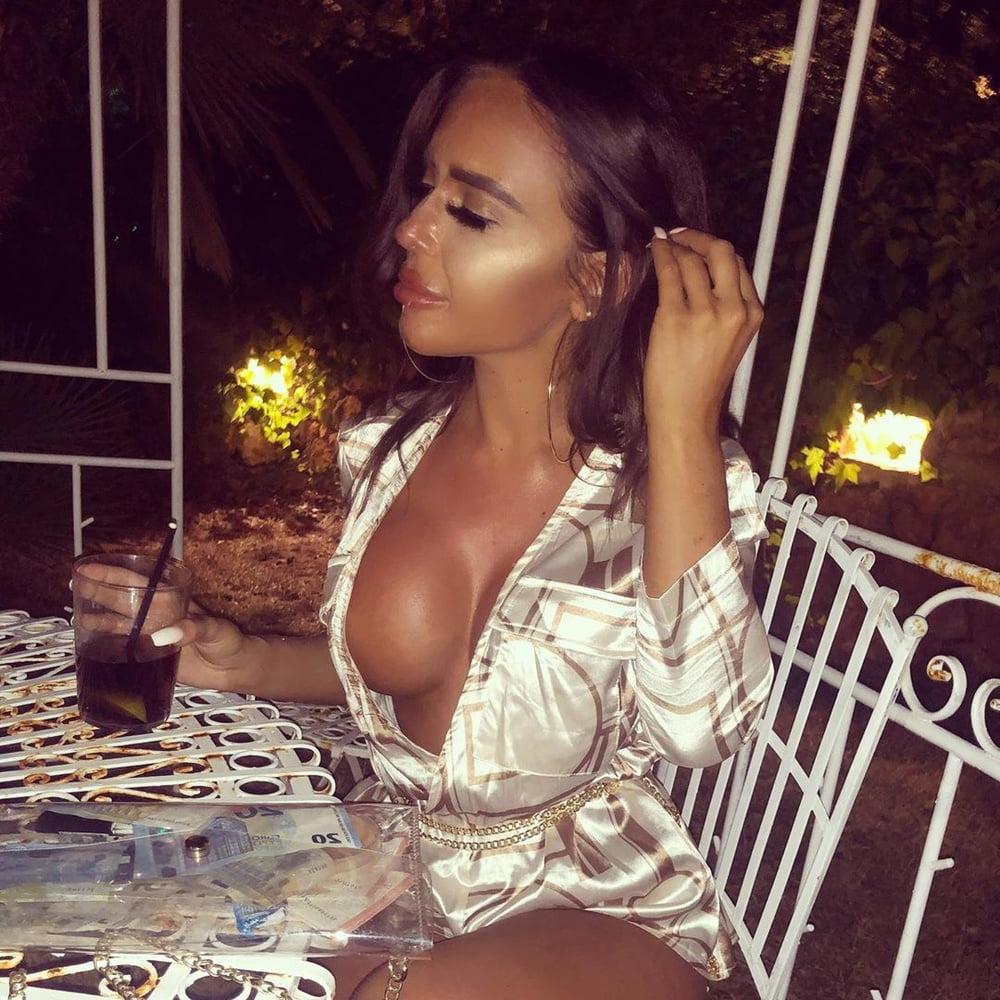 25P British Bimbo Emma