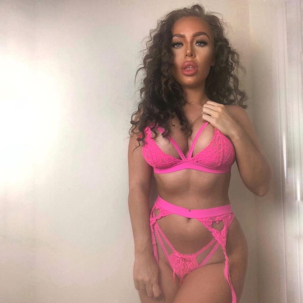 25P British Bimbo Emma