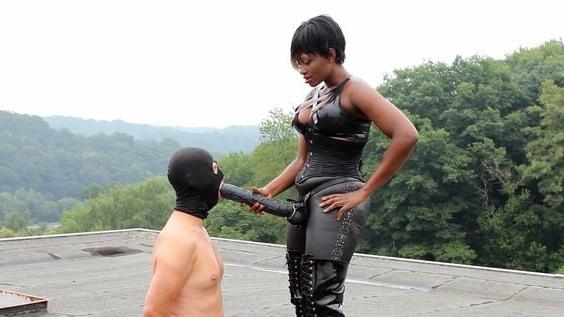 25P Hubby's a slave boi