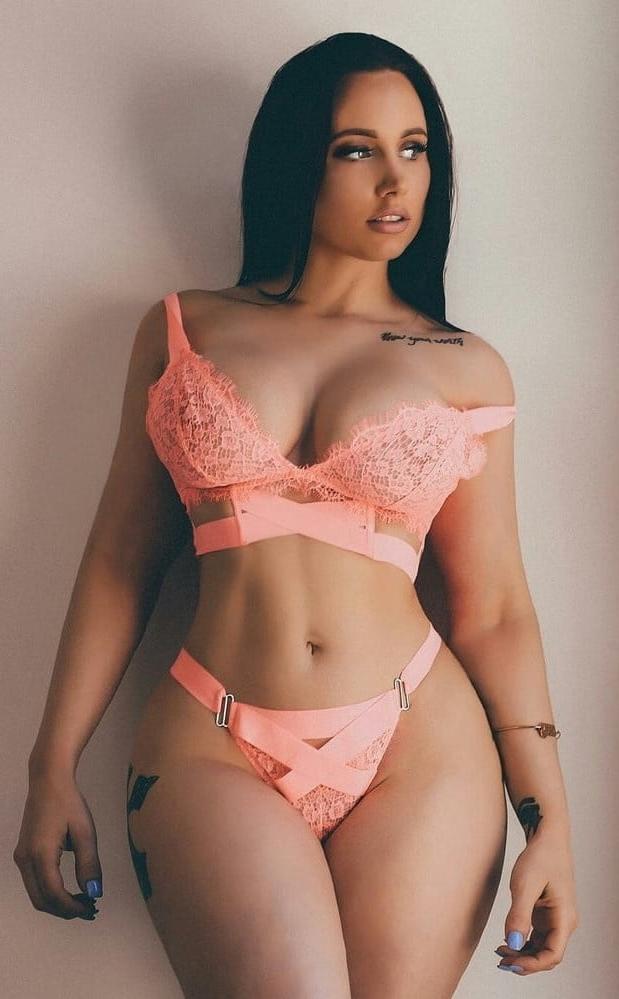 10P Curvy Vanilla Amateur 25