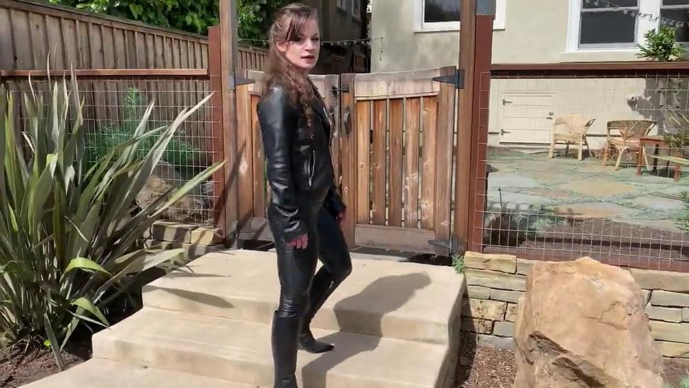25P Leather Fantasy