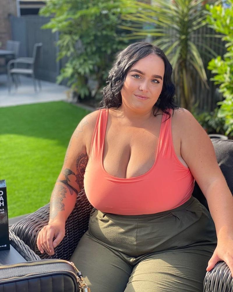 25P Chloe fat whore