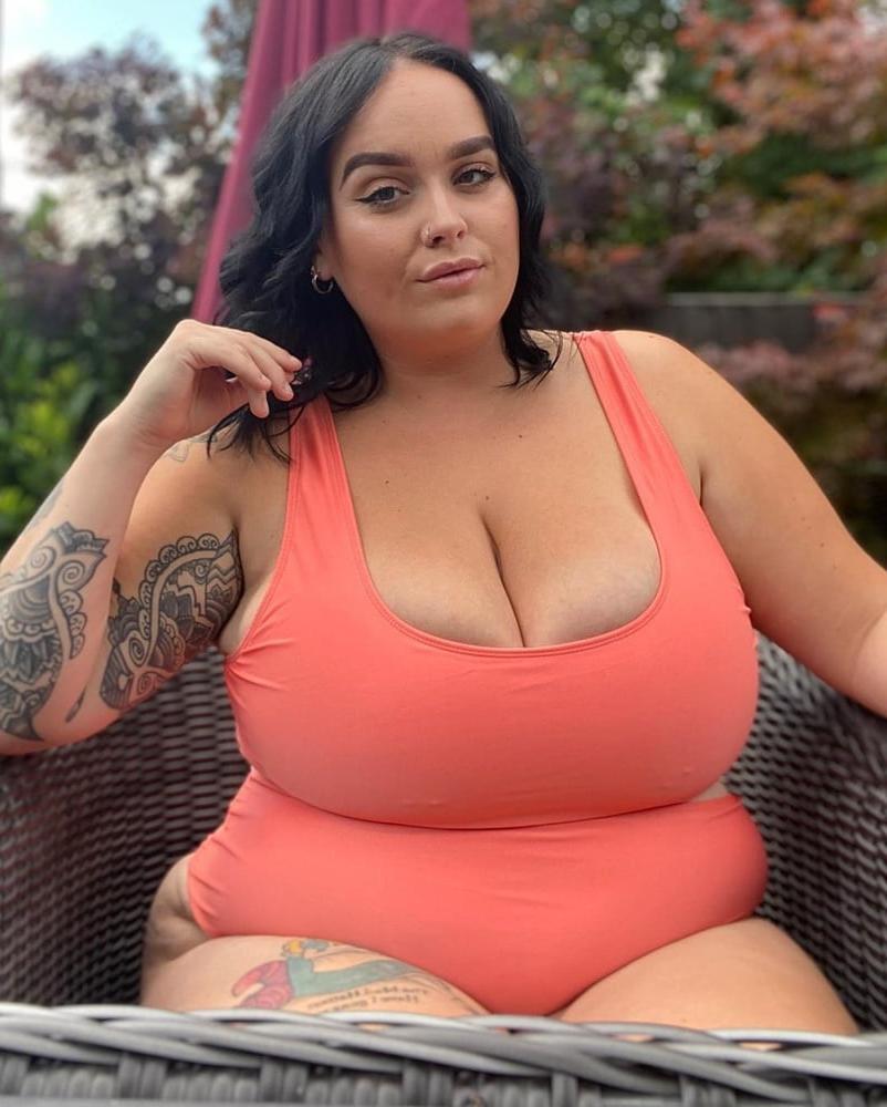25P Chloe fat whore