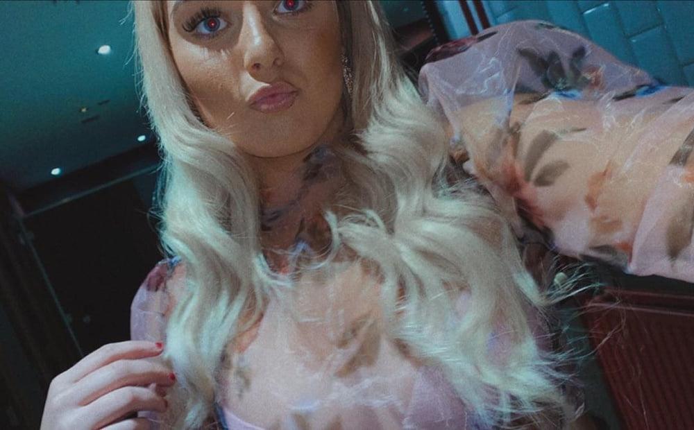 25P Blonde bimbo Harliegh