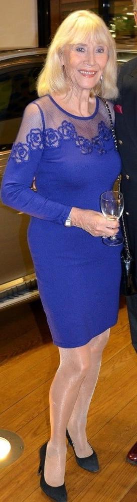 25P Wives Family &amp; GFs in Pantyhose
