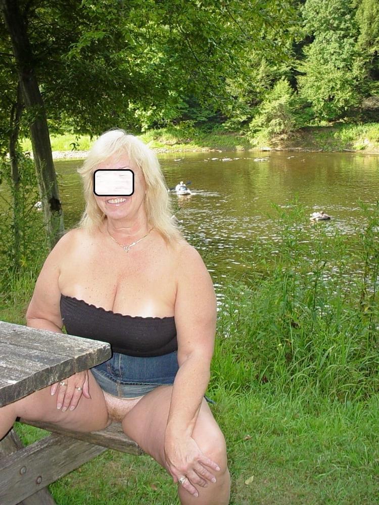 25P pucker8551 's sexy ass wife