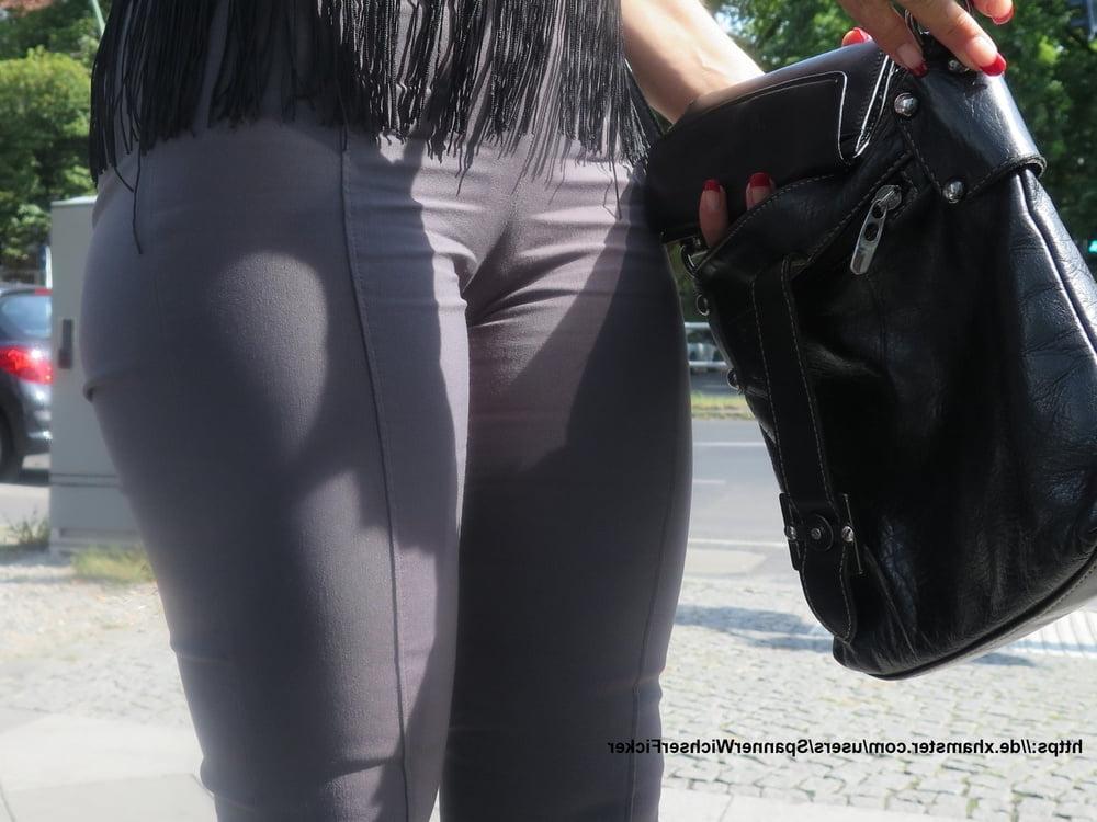 17P Fickarsch Parkplatz Bi Bitch Thigh gap Camel toe Cunt Candid