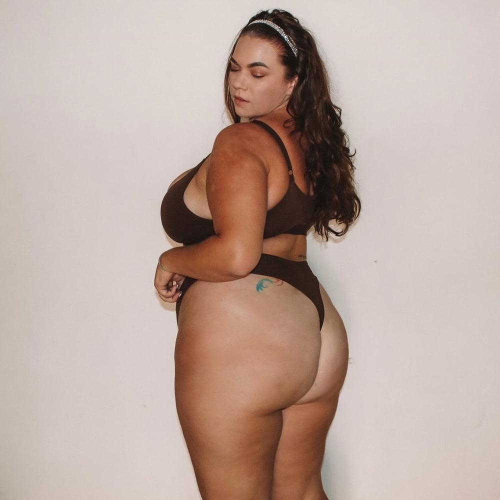25P Fat arsed Ashleigh loves cock