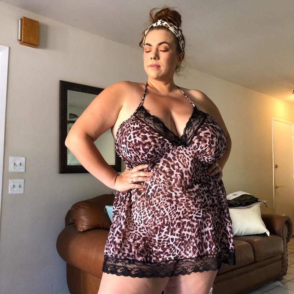 25P Fat arsed Ashleigh loves cock