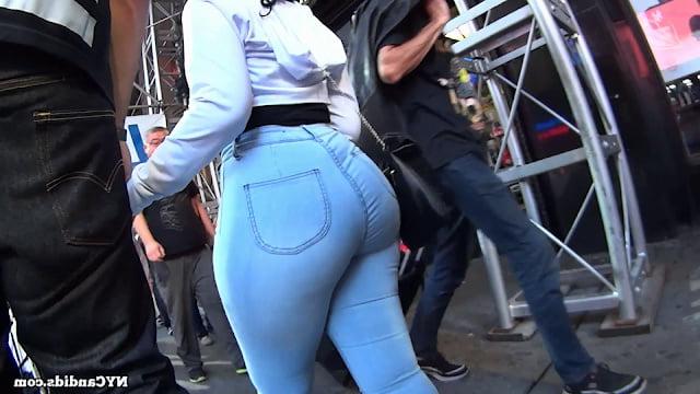 6P beautiful ass in jeans