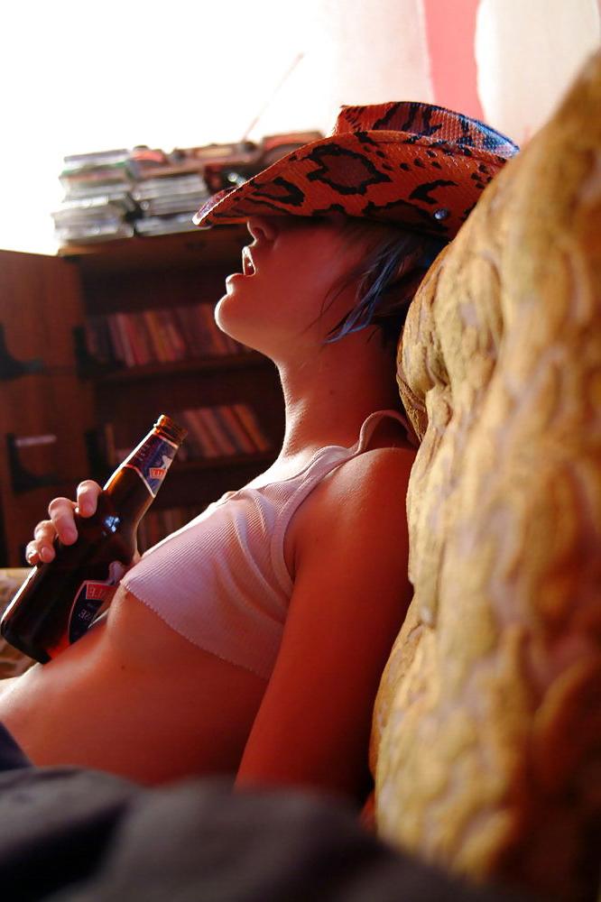 8P Cowgurl with tiny tits