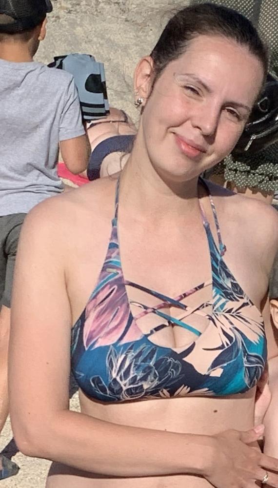 15P sexy young wife 2