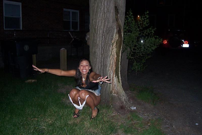15P Nice (outdoor) toilet and bathroom girls 9