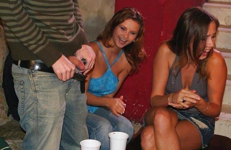 25P Queens in jeans CV - Hand- and Blowjobs
