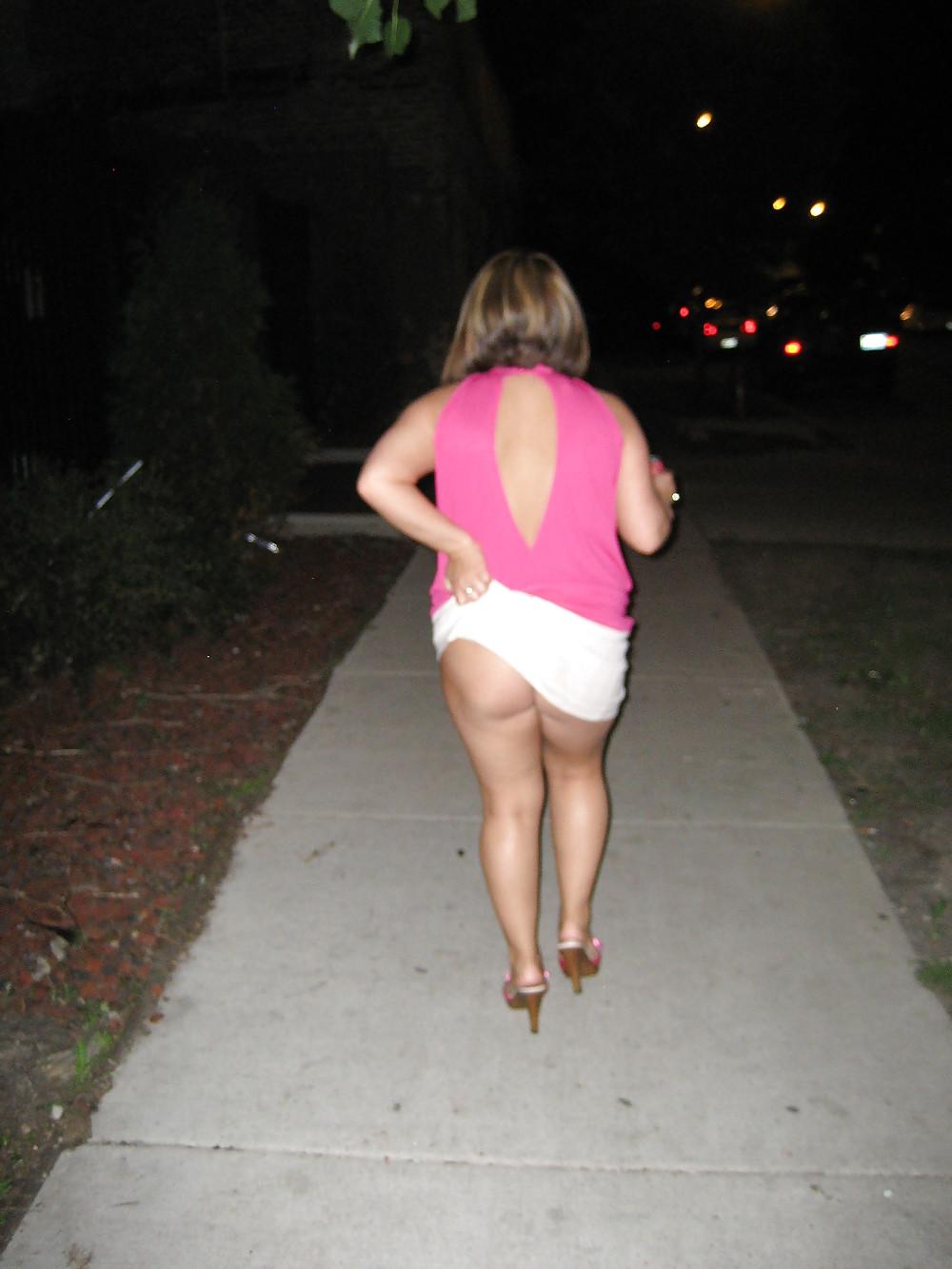 16P Curvy latina