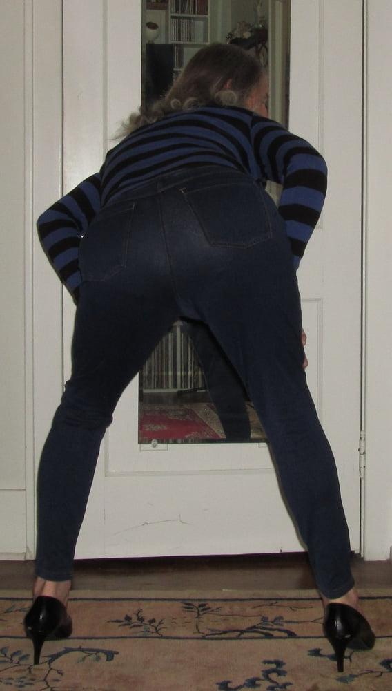 25P Showing Off My Big Tits and Big Butt