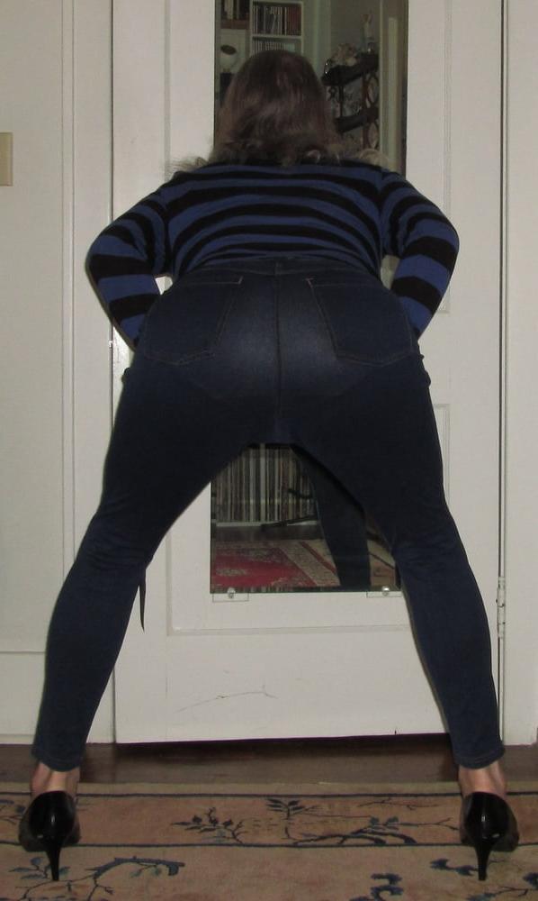 25P Showing Off My Big Tits and Big Butt