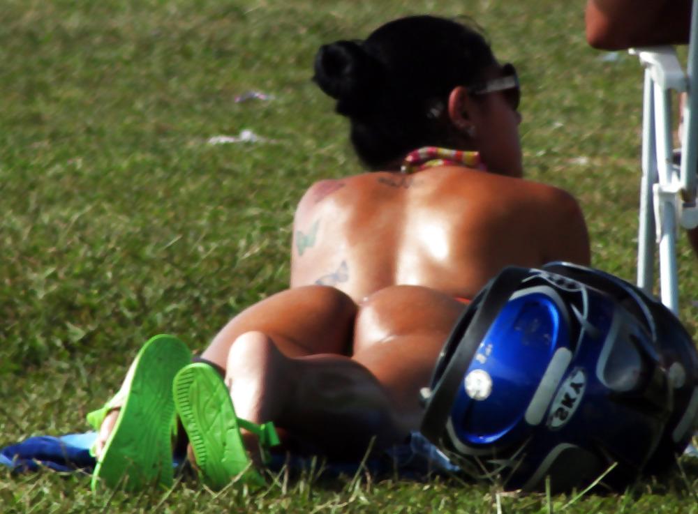 25P Brazilian Bundas but