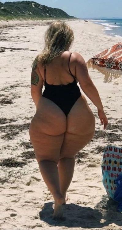 25P hanches larges de grosses putes 2-  wide hips of fat whores