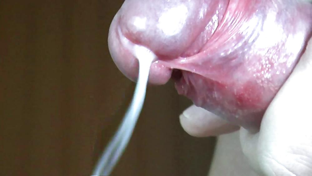 25P VIDEO SNAPSHOTS OF ME CUMMING!