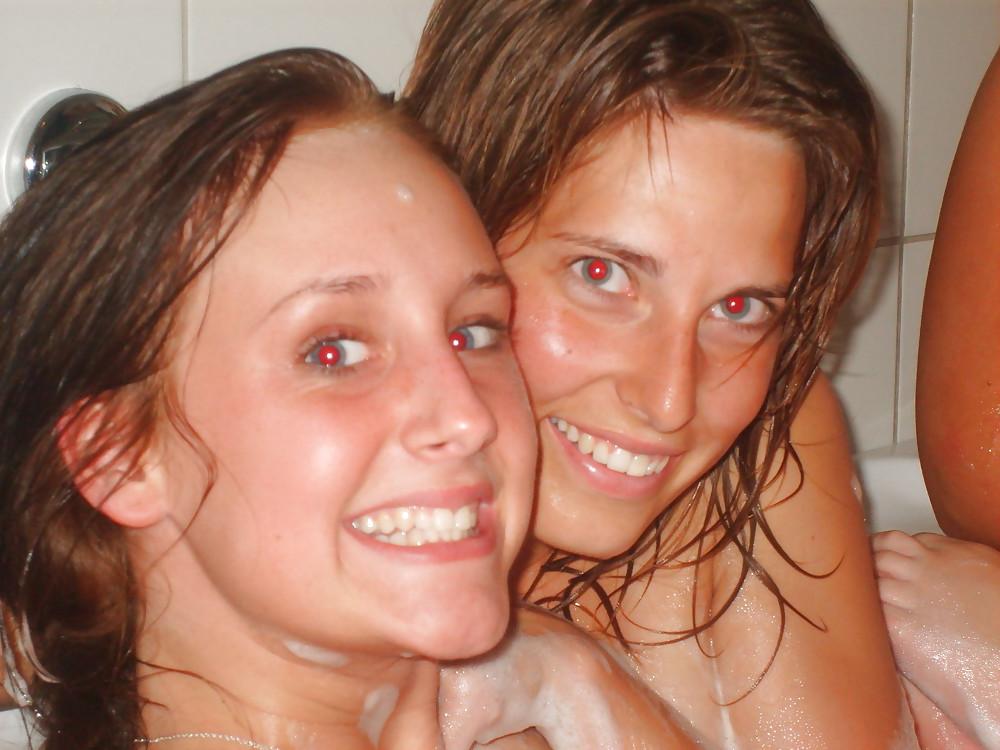 25P Horny & Fun Bathing Beauties