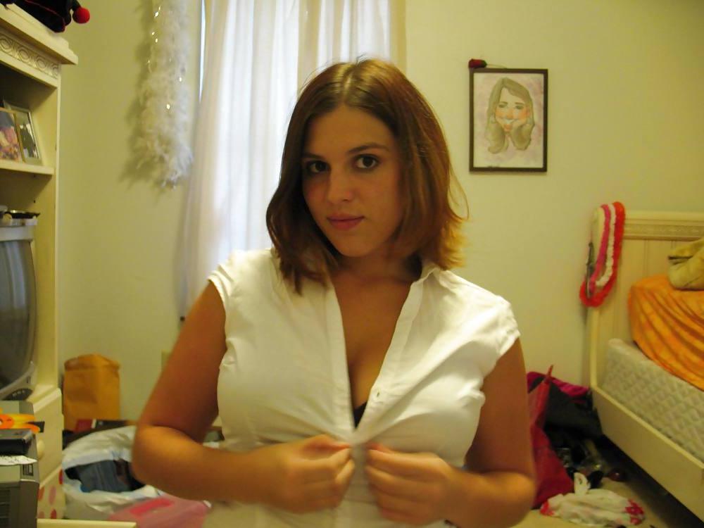 25P Curvy brunette not-nude but super sexy