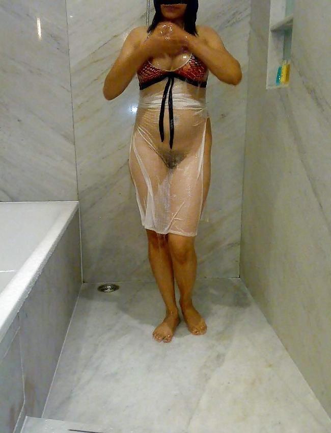 12P Sexy Bathing