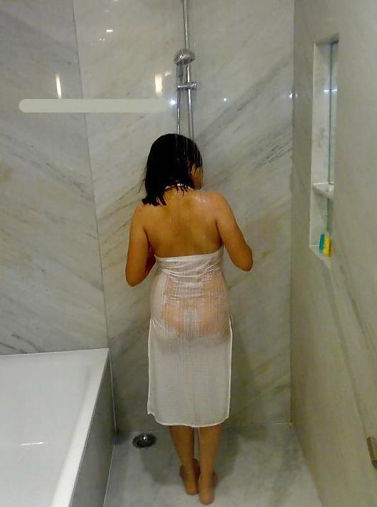 12P Sexy Bathing