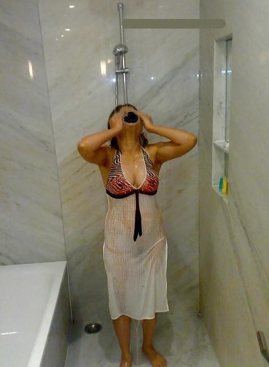 12P Sexy Bathing