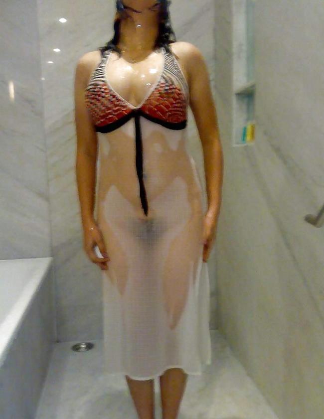 12P Sexy Bathing